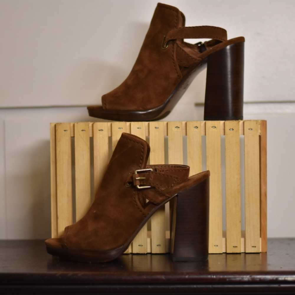 Karissa Shield Sling Sandal In Wood sz.8